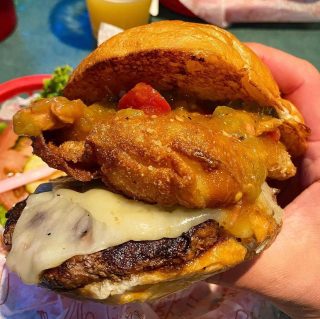 303 Chile Relleno Burger. This may be a two-handed 🤷🏻‍♀️ Repost from 📸@jeremyishungryagain . . #denverburgerbattle #denverburgers #303eats #visitdenver #denversbest #chilerellenoburger