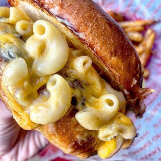 The Cheese to our Macaroni 🧀 #cherrycricket #builditandtheywillyum #byob #buildyourownburger #303 #denverfoodies #macncheeseburger